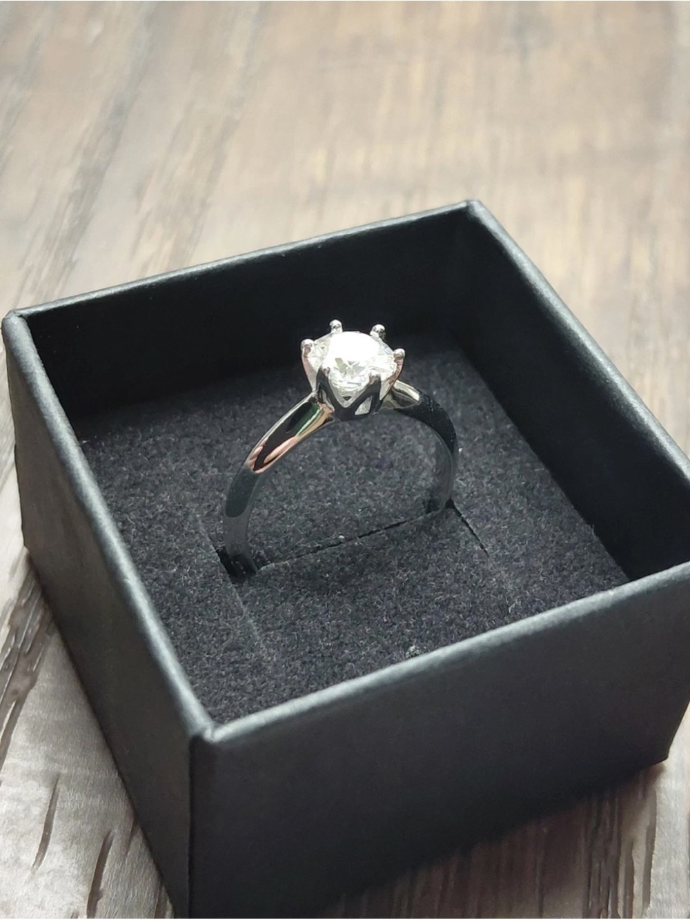 VVS1 Promise Ring with GRA Certificate